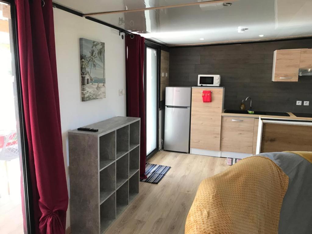 Le Flamboyant Avec Piscine Chauffee 30° Et Jacuzzi Apartamento Saint-André Exterior foto