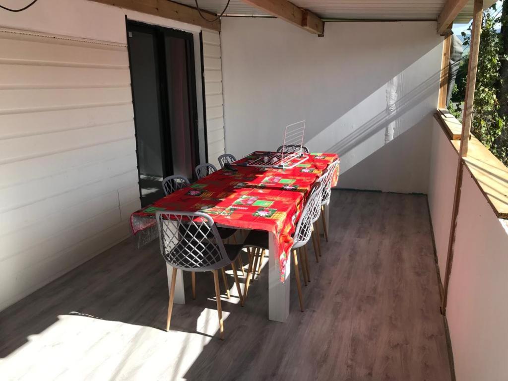 Le Flamboyant Avec Piscine Chauffee 30° Et Jacuzzi Apartamento Saint-André Exterior foto
