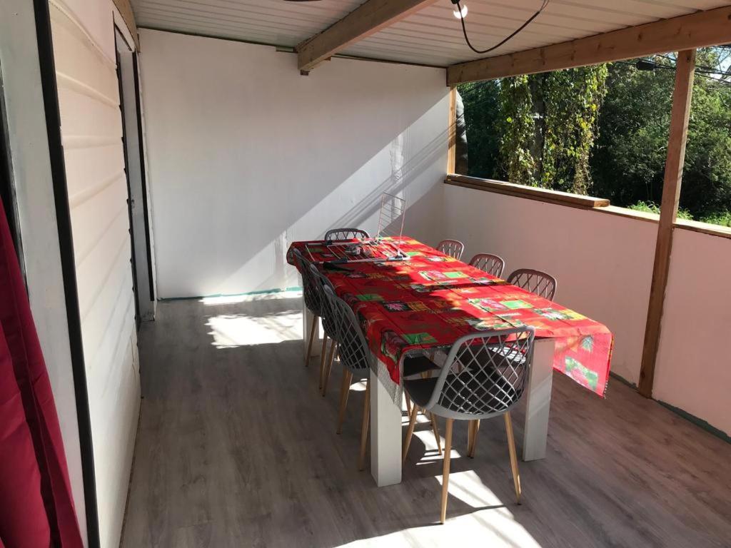 Le Flamboyant Avec Piscine Chauffee 30° Et Jacuzzi Apartamento Saint-André Exterior foto
